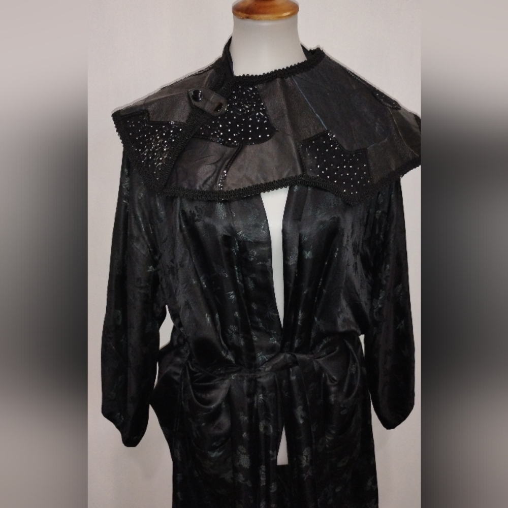 VINTAGE PATCHWORK LEATHER BAT CAPLETTE - image 11